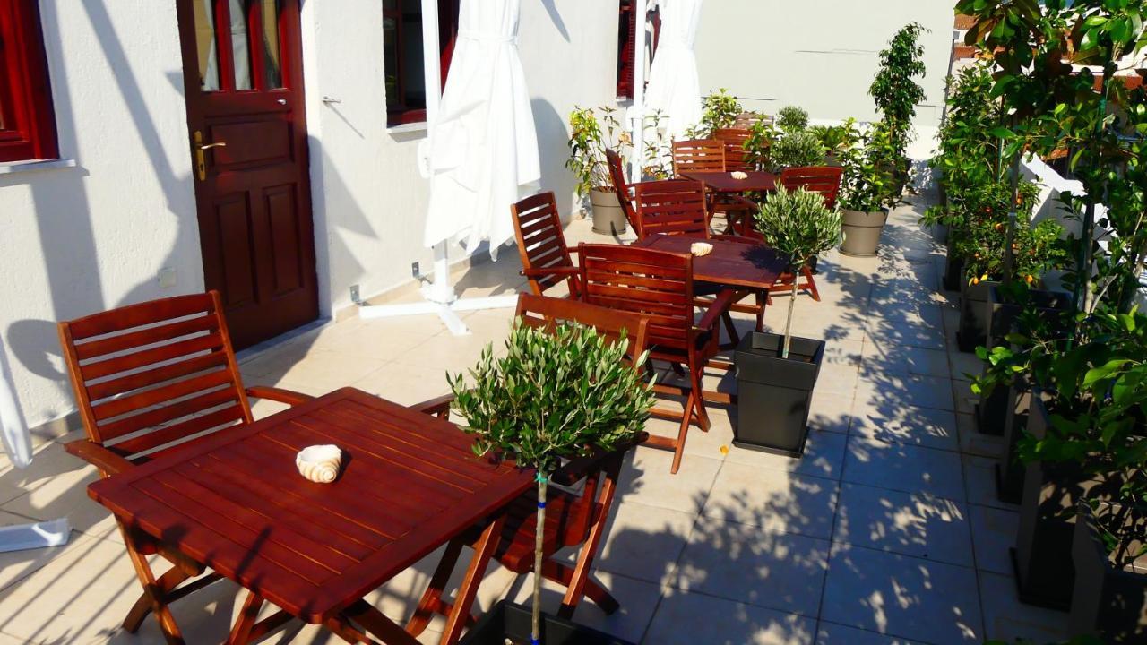 Theasis Athens Bed and Breakfast Esterno foto