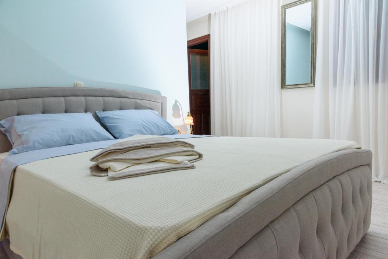 Theasis Athens Bed and Breakfast Esterno foto